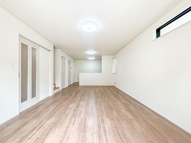 A号棟【LDK19帖】光が溢れ、風も溢れ、居心地のよい住空間、自然体で過ごせる住空間にリビングを。