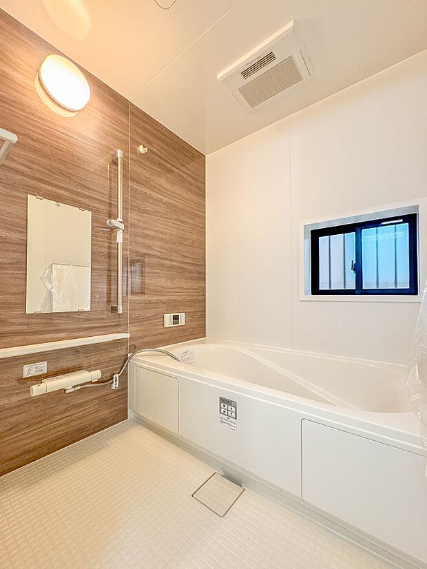 A号棟【浴室】一日の疲れを癒してくれるお風呂空間。使いやすさと上質な質感を両立して、単なる習慣から特別な時間に変わるはず。