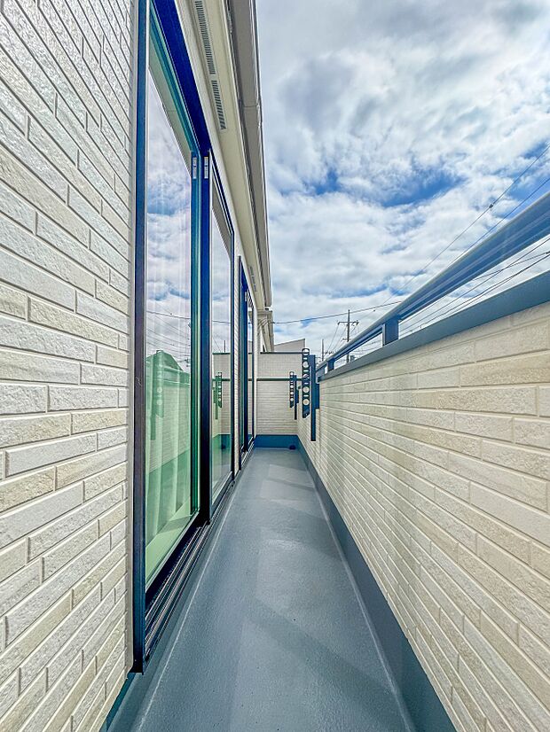 A号棟【バルコニー】バルコニーから差し込む陽光・通風は、住環境・快適性と共に有り続ける貴重な「財産」です。