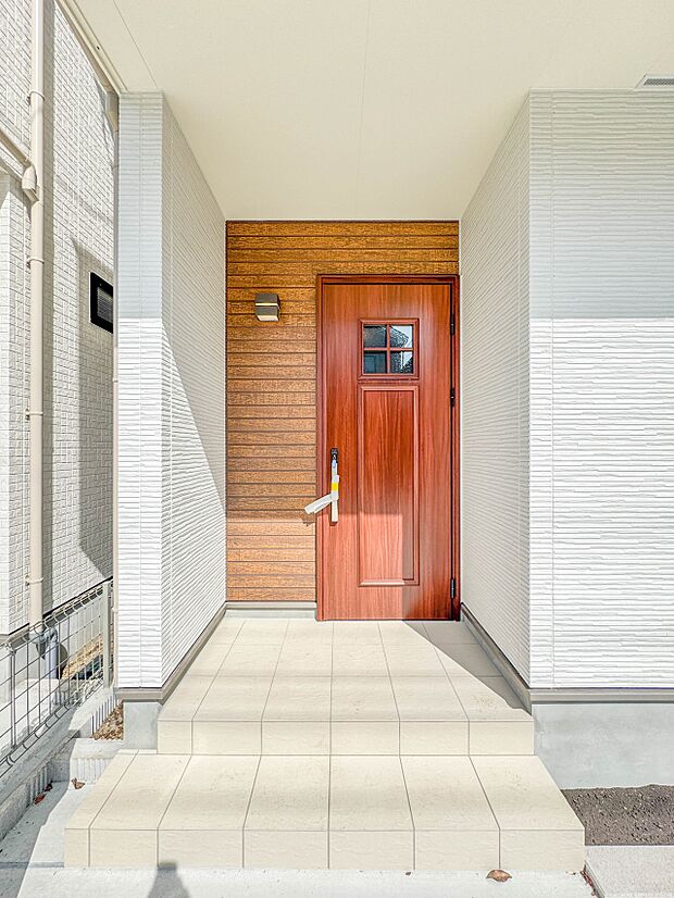 C号棟【玄関】玄関はおうちの顔と言われます。玄関アプローチは、外観デザインの印象を左右します。