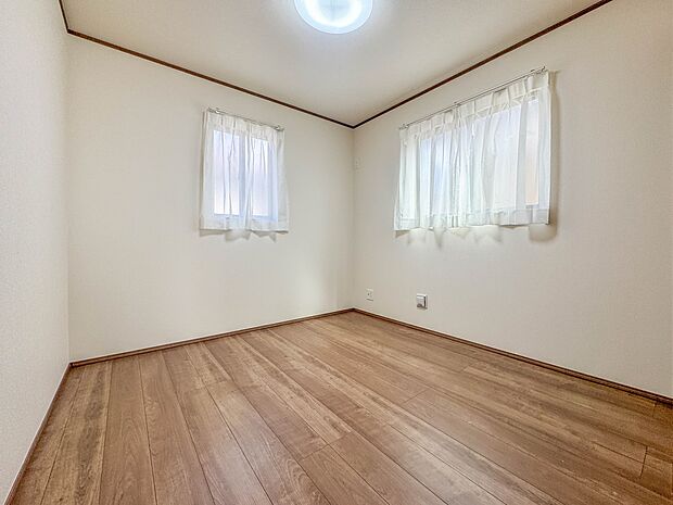 C号棟【子供部屋5.25帖】お子様のお部屋にぴったりなクロークを備えたフローリング仕様の洋室です。