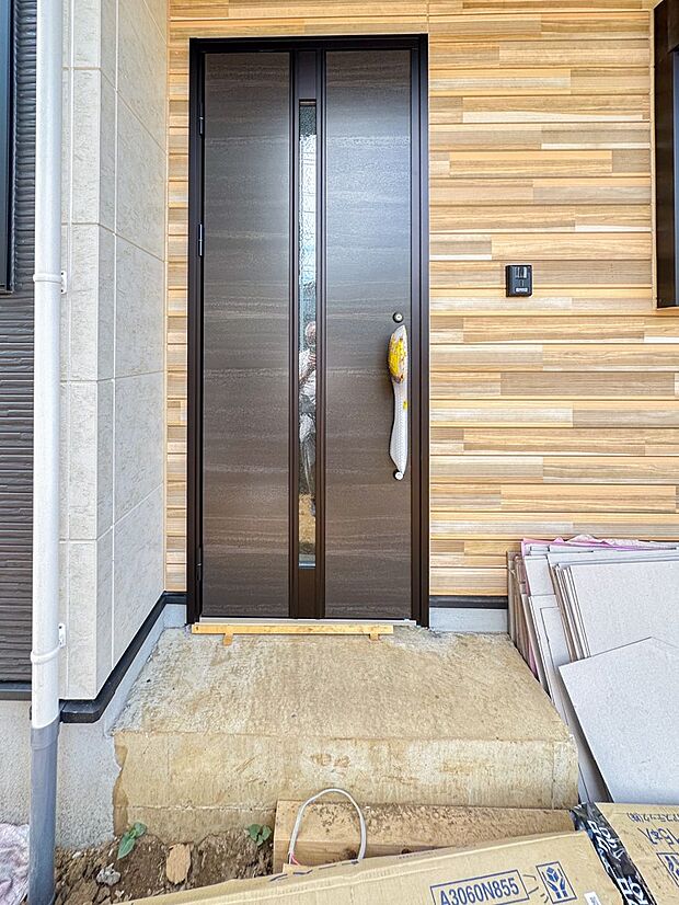 2号棟【玄関】玄関はおうちの顔と言われます。玄関アプローチは、外観デザインの印象を左右します。