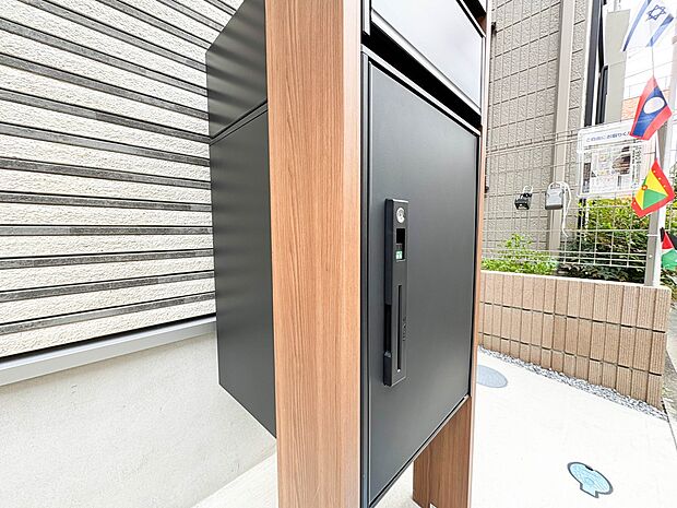 【玄関ポスト】玄関ポスト、宅配BOXがあります。
