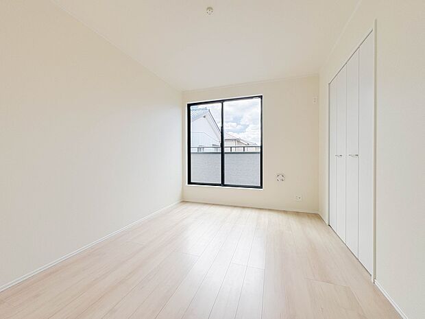 シンプルな内装はおしゃれのポイントです。シンプルは華美より飽きがこないからです。色や模様でおしゃれ感をだす。それがシンプルイズビューティーです。