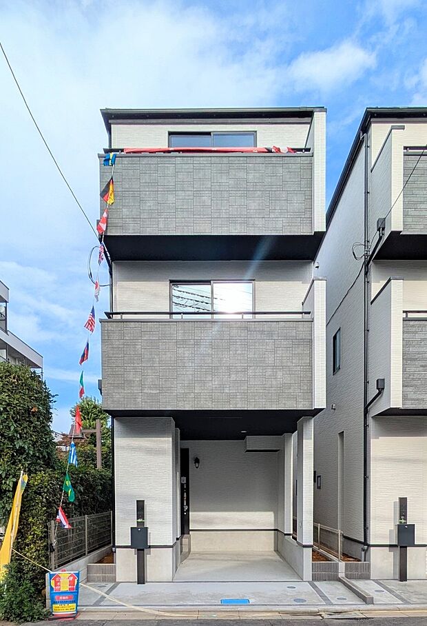 【外観】家は一生のお買物。自分ならではの家族ならではの、家にしたい。書斎を設ける。子どものプレイングルームを設ける。趣味のオーディオルームを設置する。夢を追うオンリーワンの家です。