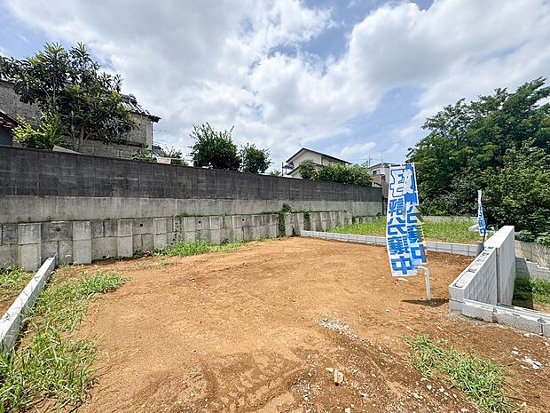 2号棟【外観】陽当りや通風性など各所に施された工夫で住みやすさを実現。部屋の大きさや周辺環境・街並など、資料には掲載していない情報が現地にはたくさんございます。是非ご確認下さい。