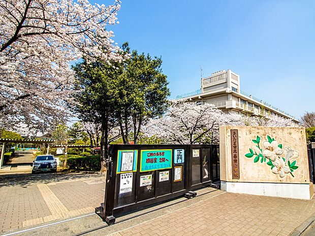 小学校 500m 善前小学校(「よく学び、心ゆたかに、たくましく」を教育目標として、「知育・徳育・体育」のバランスがとれた児童の育成を目指します。笑顔が咲く、挨拶が咲く、花が咲いたような、明…