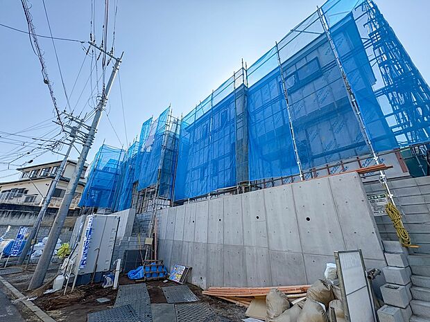 1号棟【外観】こちらの物件が少しでも気になるようでしたら、お気軽にお問合せください。人生でいちばん大きなお買い物ですので、ゆっくりご見学ください。ネット上の画像と実際の見学では、リアル感がま…