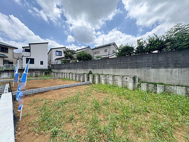 1号棟【外観】陽当りや通風性など各所に施された工夫で住みやすさを実現。部屋の大きさや周辺環境・街並など、資料には掲載していない情報が現地にはたくさんございます。是非ご確認下さい。