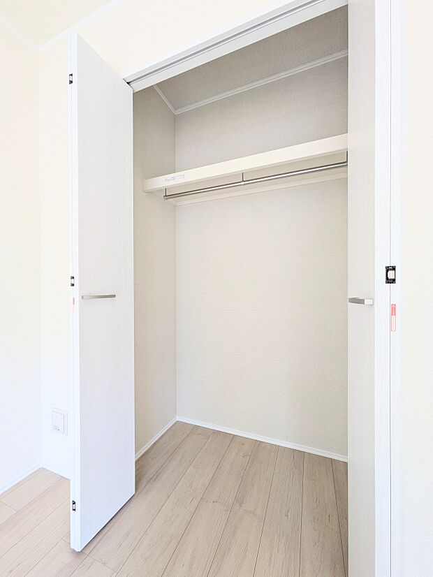 【収納】各部屋を最大限に広く使って頂ける様、全居住スペースに収納付。プライベートルームはゆったりと快適に。