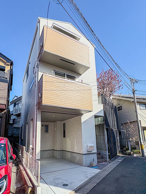 【外観】家は一生のお買物。自分ならではの家族ならではの、家にしたい。書斎を設ける。子どものプレイングルームを設ける。趣味のオーディオルームを設置する。夢を追うオンリーワンの家です。