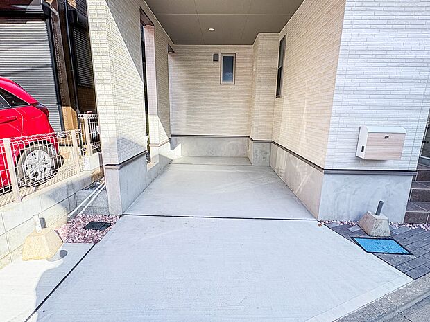 【駐車場】日々の暮らしにマイカーが必要。そんな方は物件の購入条件に駐車場は必須です。通勤に、家族のお迎えに、お買物に、おでかけに、クルマライフを楽しみたい方に。