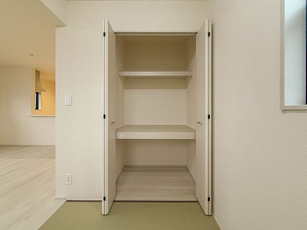 1号棟【収納】各部屋を最大限に広く使って頂ける様、全居住スペースに収納付。プライベートルームはゆったりと快適に。