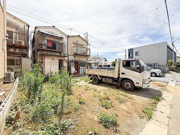 1号棟【外観】ここから始まる「日常」はご家族にとってかけがえのない時間となります。少しでも豊かに、快適に。そんな想いから本邸宅は生まれました。　