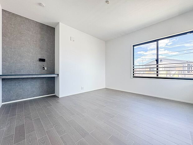 【寝室 7.5帖】シンプルな内装はおしゃれのポイントです。シンプルは華美より飽きがこないからです。色や模様でおしゃれ感をだす。それがシンプルイズビューティーです。