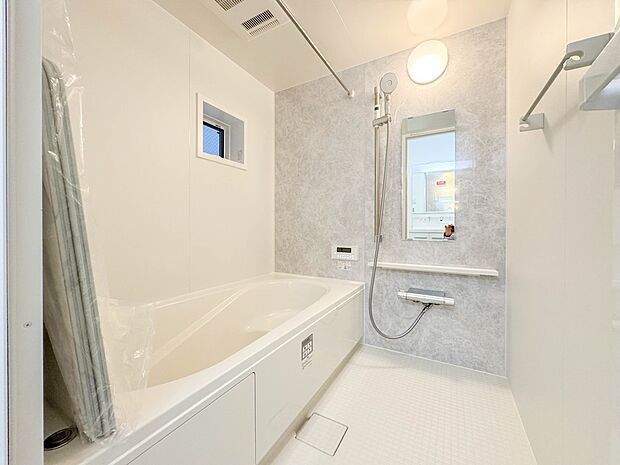 【浴室】一日の疲れを癒してくれるお風呂空間。使いやすさと上質な質感を両立して、単なる習慣から特別な時間に変わるはず。