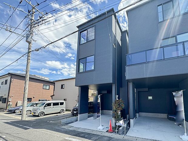 【外観 1号棟】家は一生のお買物。自分ならではの家族ならではの、家にしたい。書斎を設ける。子どものプレイングルームを設ける。趣味のオーディオルームを設置する。夢を追うオンリーワンの家です。