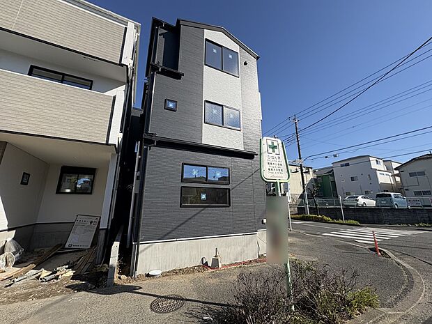 【現地外観写真】ここから始まる「日常」はご家族にとってかけがえのない時間となります。少しでも豊かに、快適に。