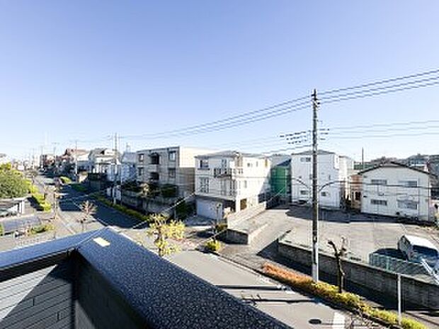 【眺望】眺望や窓からの景色が良いと、家で過ごす時間も快適です。