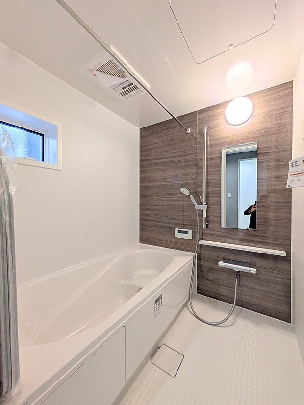 【浴室】一日の疲れを癒してくれるお風呂空間。使いやすさと上質な質感を両立して、単なる習慣から特別な時間に変わるはず。