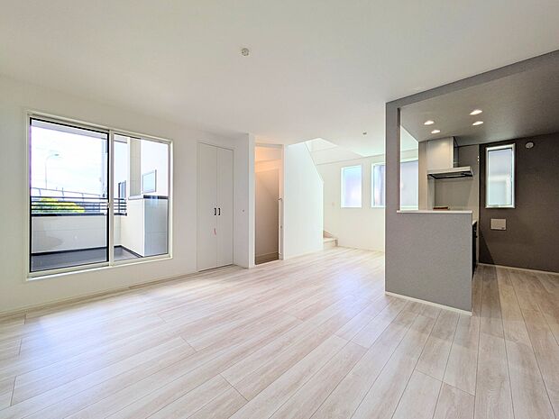 【Living-dining-リビングダイニング】流行に左右されず、将来にわたって価値が継続する「上質」な佇まい。