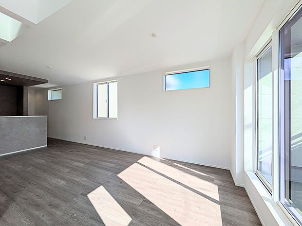 【ダイニング】愛を感じる、幸せを想う、心地よさを受けとる家の各スペースや各お部屋のさまざまな設備。人として日々の暮らしを先へすすめる設備・仕様を採用しています。