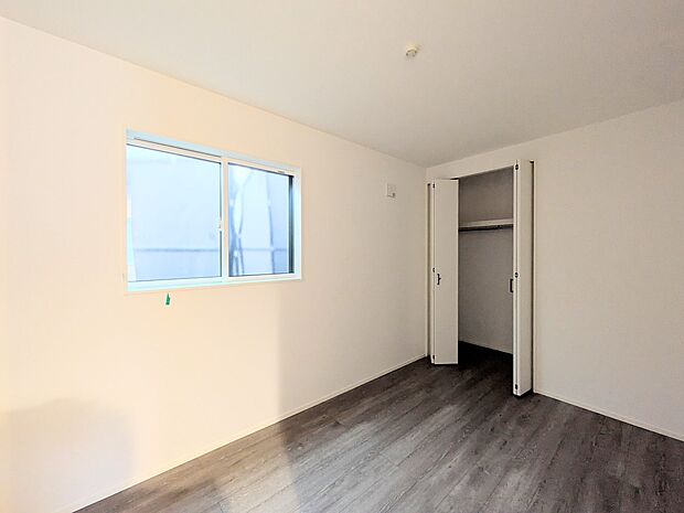 快適に過ごす条件は、一人ひとり違います。だからこそ飾り過ぎないシンプルな内装と偏り過ぎないデザインで統一しました。暮らしの中でオーナー様だけの【マイホーム】に創り上げて下さい。