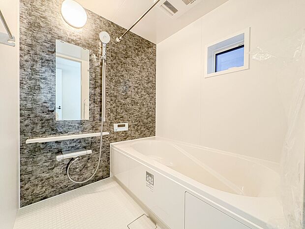 4号棟【浴室】一日の疲れを癒してくれるお風呂空間。使いやすさと上質な質感を両立して、単なる習慣から特別な時間に変わるはず。