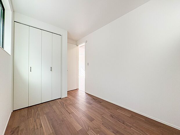 4号棟【Room-洋室6.6帖】 シンプルにデザインされた室内。家具やレイアウトでお好みの空間に。