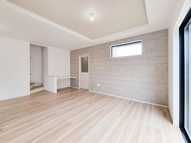 1号棟【ダイニング】ダイニングテーブルを置いても十分な広さが確保されています。