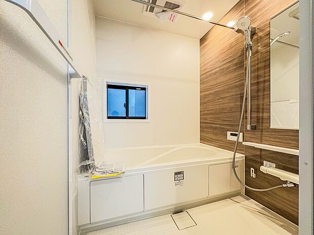 1号棟【浴室】一日の疲れを癒してくれるお風呂空間。使いやすさと上質な質感を両立して、単なる習慣から特別な時間に変わるはず。