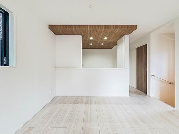 1号棟【Dining】ダイニングテーブルを置いても十分な広さが確保されています。