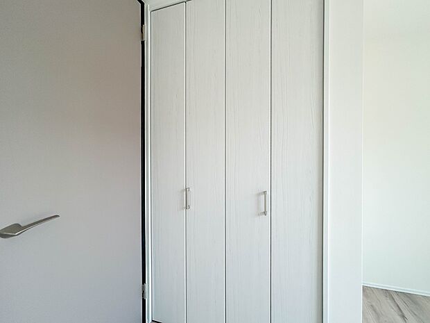 1号棟【収納】各部屋を最大限に広く使って頂ける様、全居住スペースに収納付。プライベートルームはゆったりと快適に。