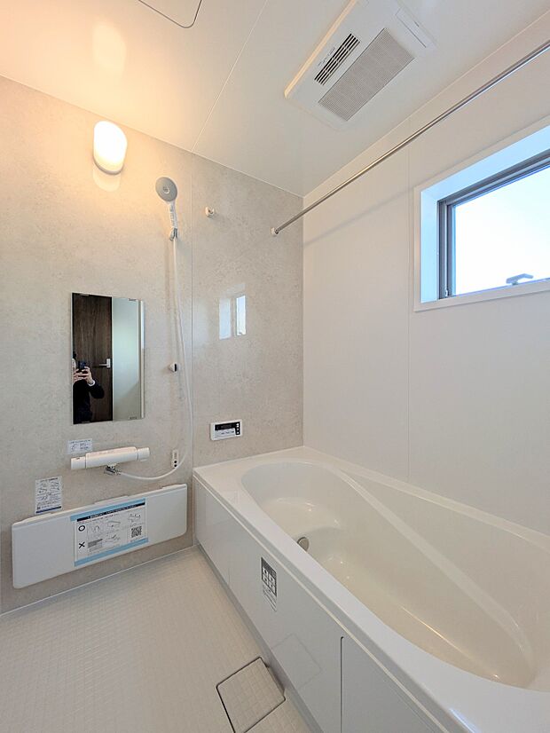 【Bathroom】一日の疲れを癒してくれるお風呂空間。使いやすさと上質な質感を両立して、単なる習慣から特別な時間に変わるはず。