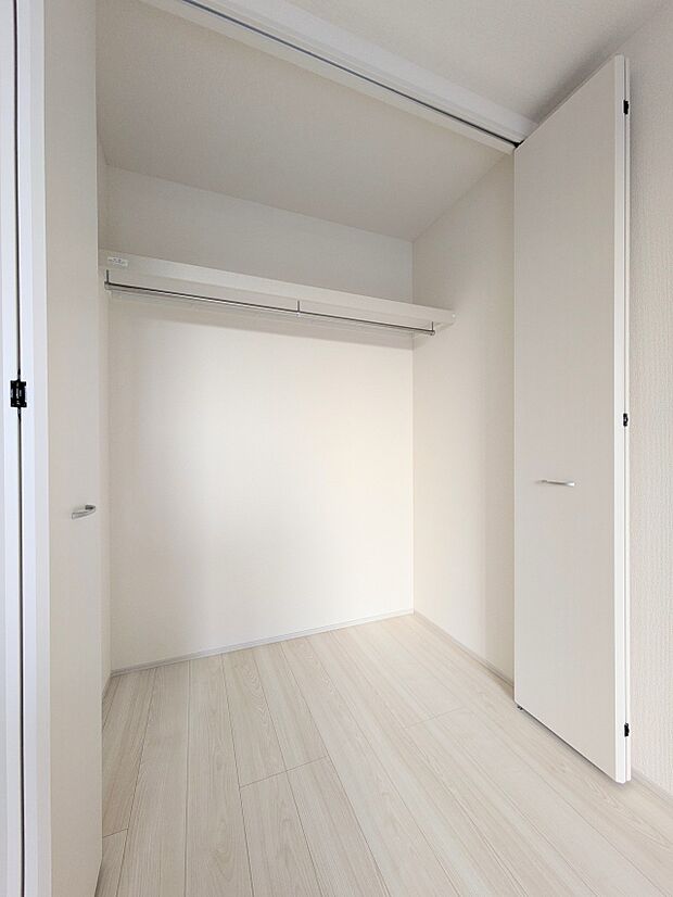 【収納】各部屋を最大限に広く使って頂ける様、全居住スペースに収納付。プライベートルームはゆったりと快適に。