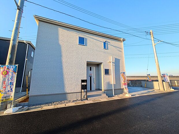 【外観】こちらの物件が少しでも気になるようでしたら、お気軽にお問合せください。人生でいちばん大きなお買い物ですので、ゆっくりご見学ください。ネット上の画像と実際の見学では、リアル感がまるで違…