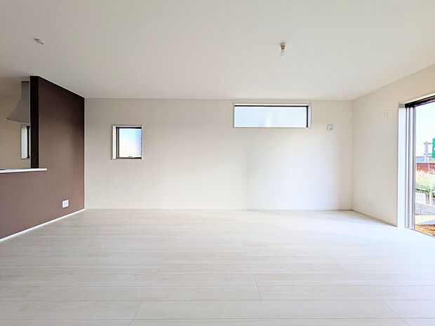 【ダイニングキッチン】料理をしながら、後片付けをしながら二人で会話を楽しみたい空間。