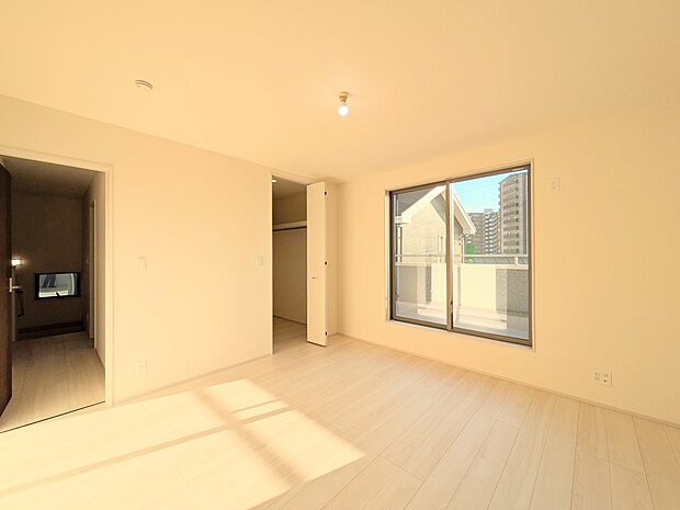 【Room-洋室-】一日の疲れをいやしてくれる主寝室。時を忘れて過ごす場所として過ごせるお部屋。