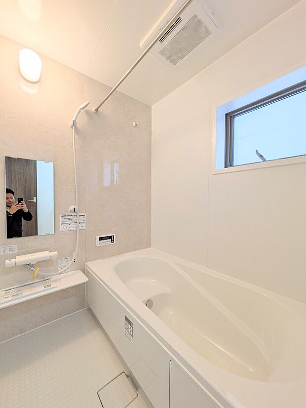 【Bathroom】一日の疲れを癒してくれるお風呂空間。使いやすさと上質な質感を両立して、単なる習慣から特別な時間に変わるはず。