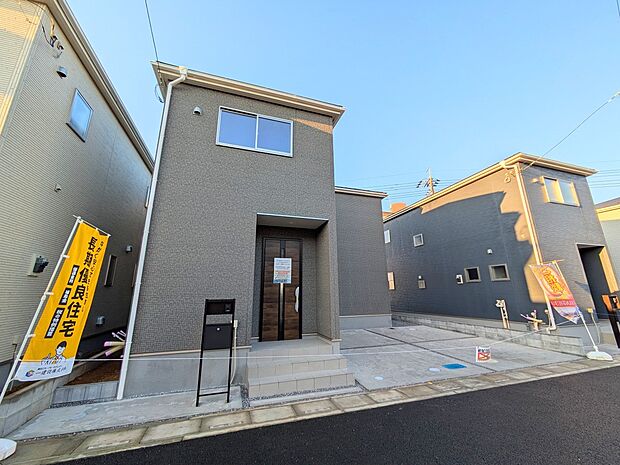 ここから始まる「日常」はご家族にとってかけがえのない時間となります。少しでも豊かに、快適に。そんな想いから本邸宅は生まれました。　