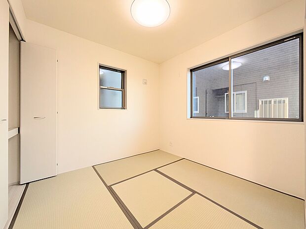 和室を上手に活用すると暮らし方の幅が広がります。例えば普段は開け放して、子供の小さいうちはお昼寝や遊びのスペースに。畳はソフトなので転んでもケガをしにくく安心です