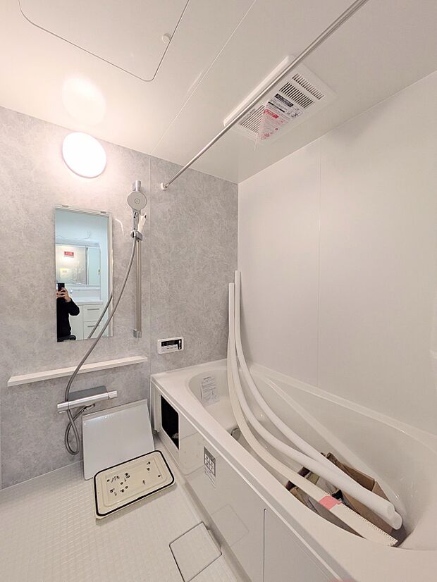 【Bathroom】一日の疲れを癒してくれるお風呂空間。使いやすさと上質な質感を両立して、単なる習慣から特別な時間に変わるはず。