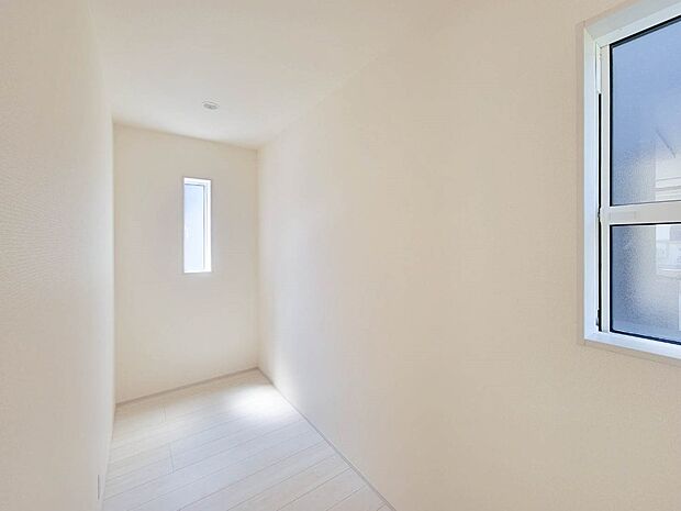 1号棟【収納】限られたスペースを有効に活用できる壁面クローゼット。