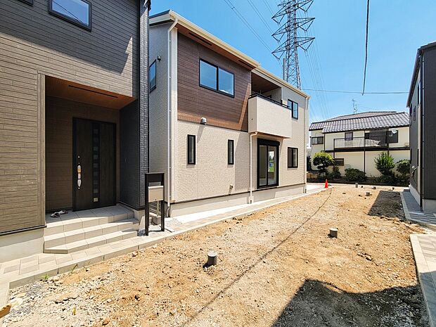 1号棟【外観】カースペース2台可能です♪  教育施設や買い物施設が徒歩圏内にあり充実した住環境♪