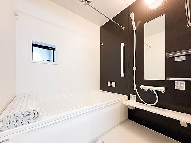 【浴室】一日の疲れを癒してくれるお風呂空間。使いやすさと上質な質感を両立して、単なる習慣から特別な時間に変わるはず。