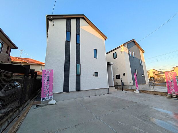 カースペース2台可。車が1台なら、来客用の駐車場や、駐輪スペースとしてご活用ください。