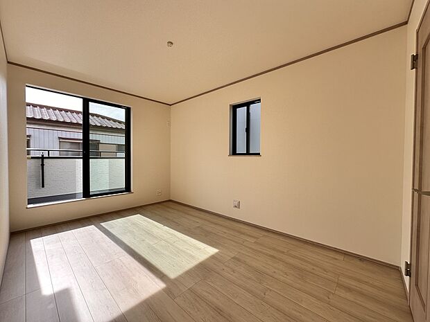 【今どきのこども部屋】 昨今のトレンドになりつつあるのが、広過ぎず、快適すぎない子ども部屋。勉強と寝るだけの部屋にすることで閉じこもりがなくなり、リビングで過ごす時間が増えると言われていま…