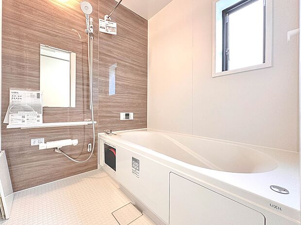 【浴室】一日の疲れを癒してくれるお風呂空間。使いやすさと上質な質感を両立して、単なる習慣から特別な時間に変わるはず。