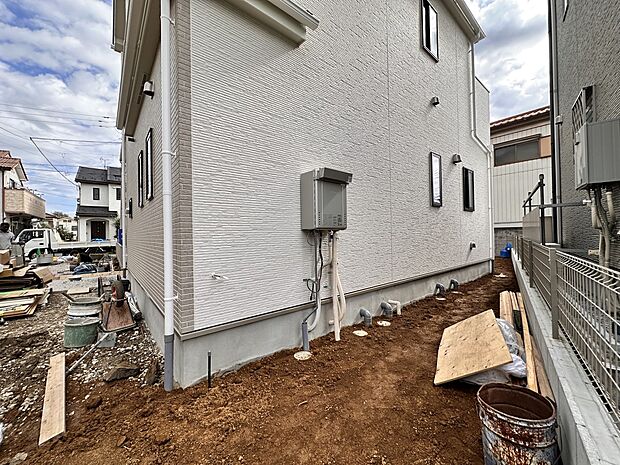 【前面道路】車の通行が少ないので、静かな住環境を維持することができます。