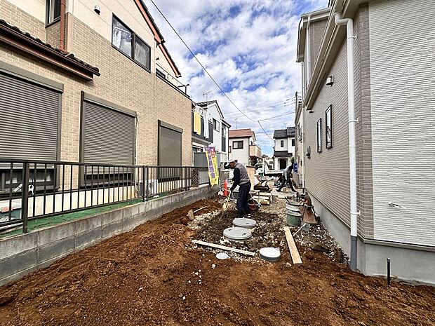 【駐車場】毎日の生活にマイカーが必須という方は、購入を検討する際、駐車場があることは大事な条件です。毎日の通勤や家族の送迎、買い物やお出かけなどクルマのある暮らしを満喫したい方は要チェック。…